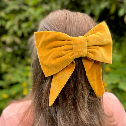 Alexa Large Bow Clip